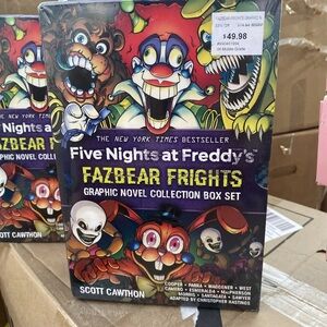 Five Nights at Freddy's: Fazbear Frights Graphic Novel Collection Box Set